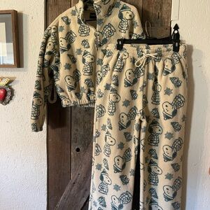 Peanuts Cream and Black Lounge Set